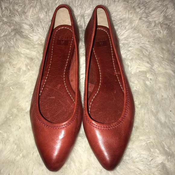 frye red flats